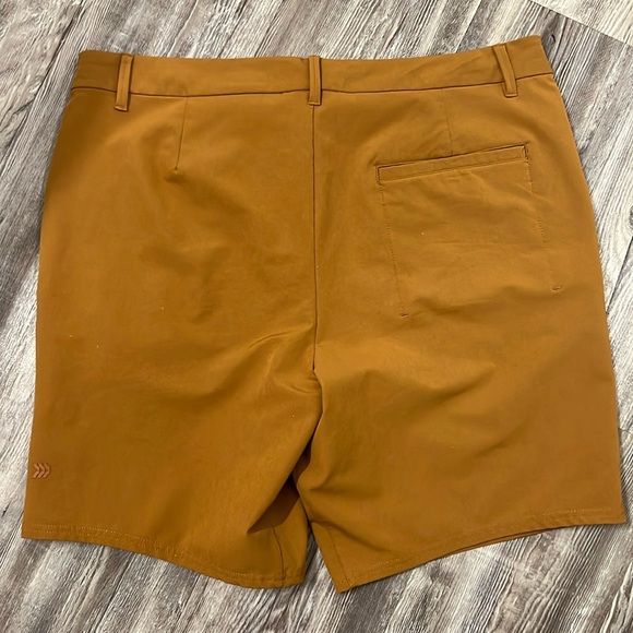 All in Motion Men's Shorts - Picture 2 of 3